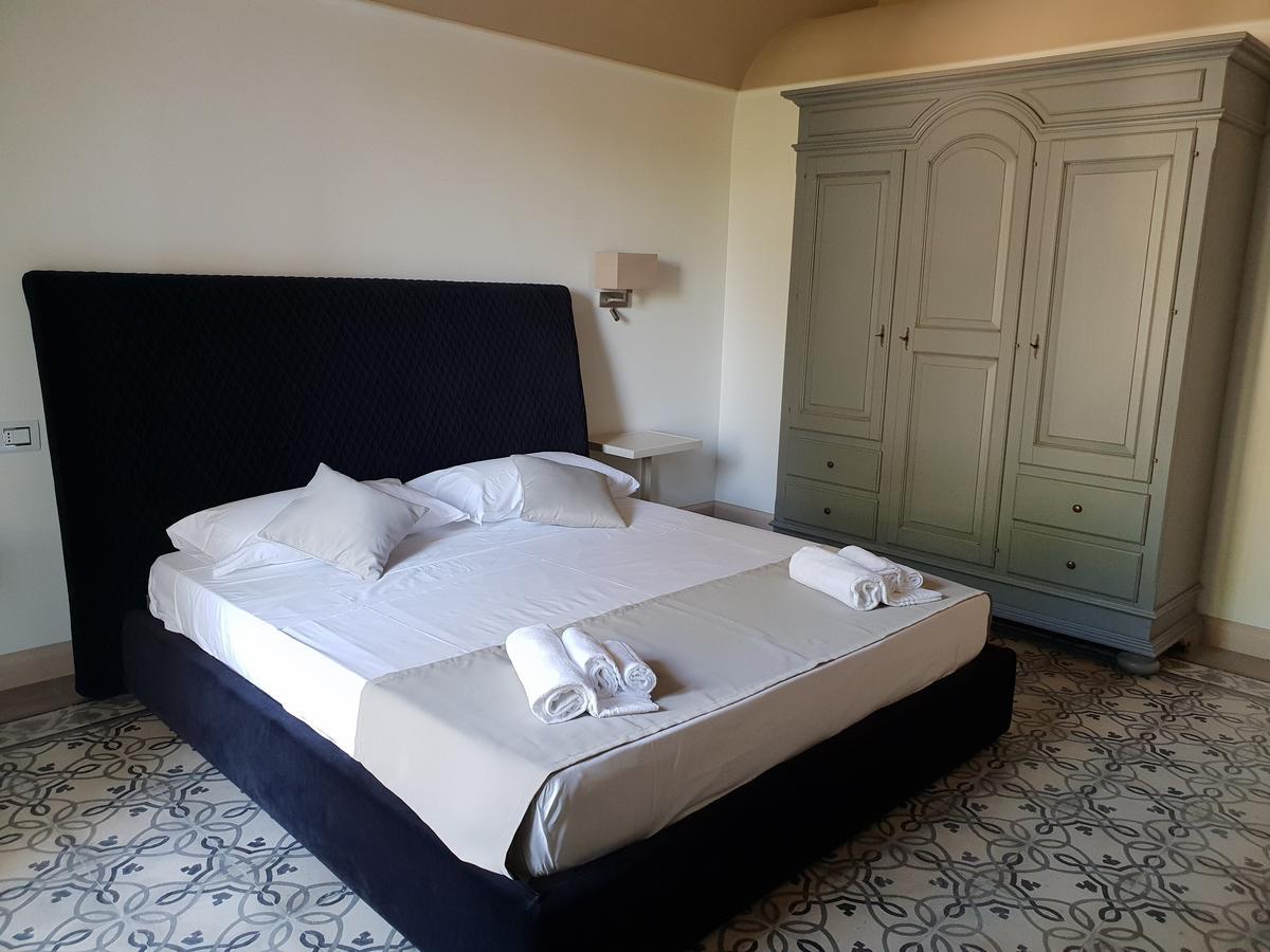 Villa Natia Mottola Luaran gambar